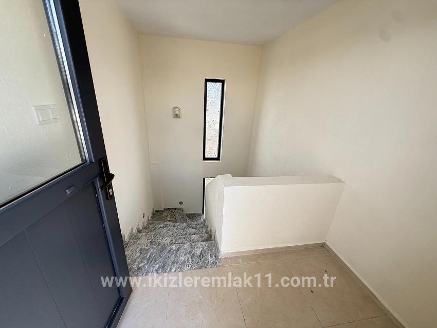 Seferihisar Doğanbey Cumhuriyet Mah. Satılık 3+1 Villa - 170 m²
