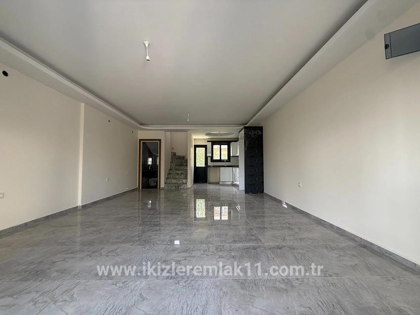 Seferihisar Doğanbey Cumhuriyet Mah. Satılık 3+1 Villa - 170 m²