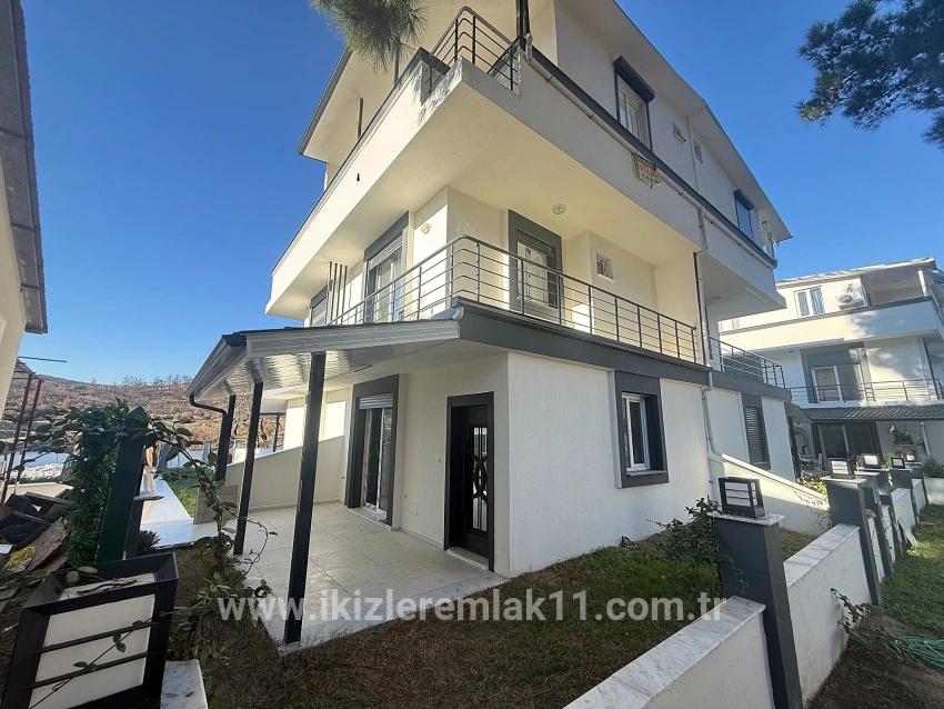 Seferihisar Doğanbey Payamlı Mah. Satılık 2+1 Yazlık - 145 m²