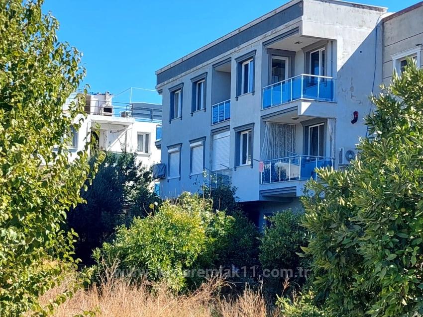 Seferihisar Ürkmez Merkez'de Satılık 2+1 Daire Ayrı Mutfak