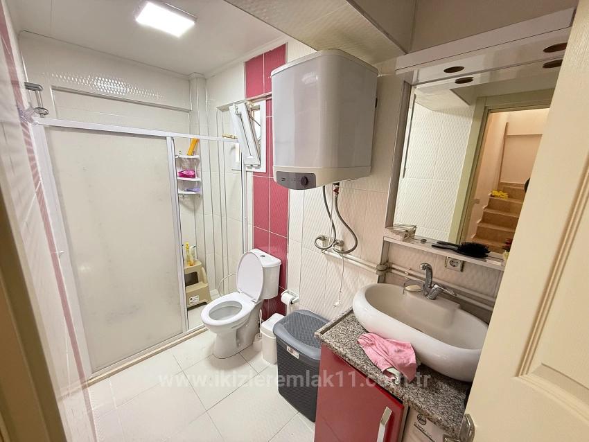 Seferihisar Doğanbey'de Satılık 5+1 Geniş Bahçeli Dublex Villa