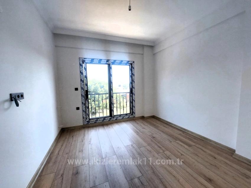 Seferihisar Payamlı'da Satılık Sıfır 2+1 Bahçeli Dubleks Villa