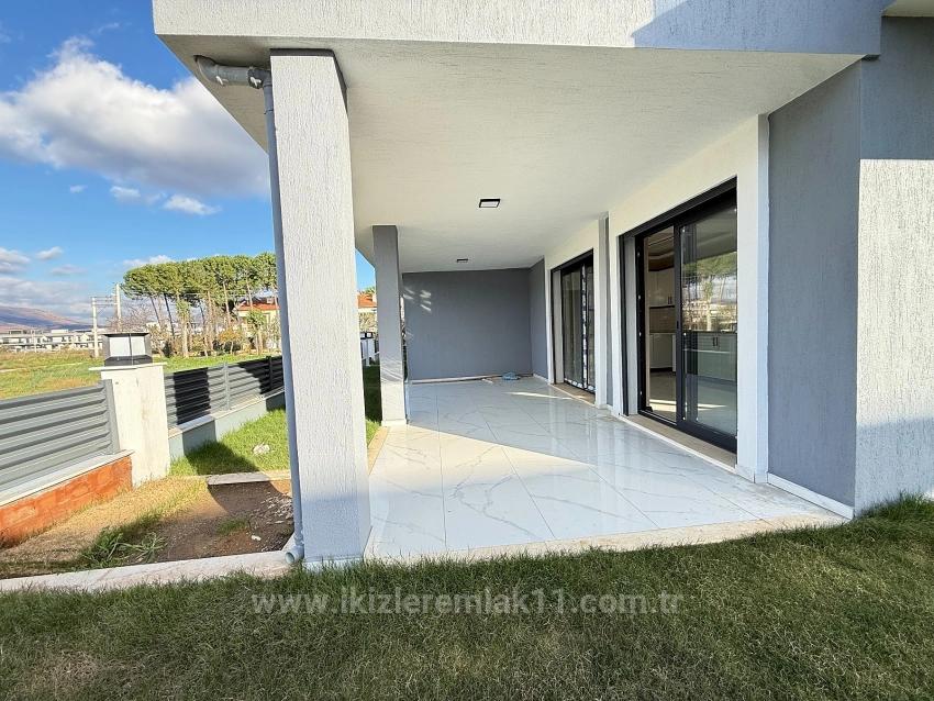 Seferihisar Doğanbey'de Satılık 3+1 Sıfır Bahçeli Dublex Villa