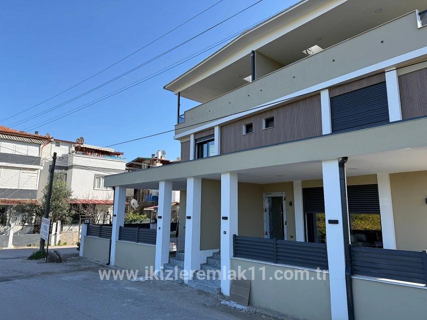 Seferihisar Doğanbey Cumhuriyet Mah. Satılık 3+1 Villa - 170 m²