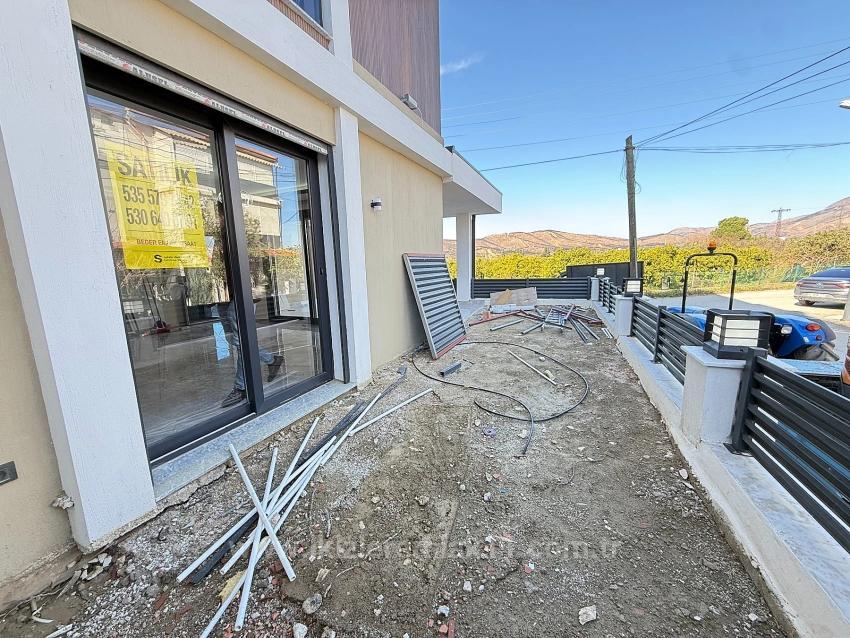 Seferihisar Doğanbey De Denize Yakin Satılık Bahçeli Sıfır Luks 3+1 Villa