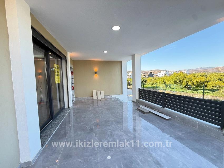 Seferihisar Doğanbey Cumhuriyet Mah. Satılık 3+1 Villa - 170 m²