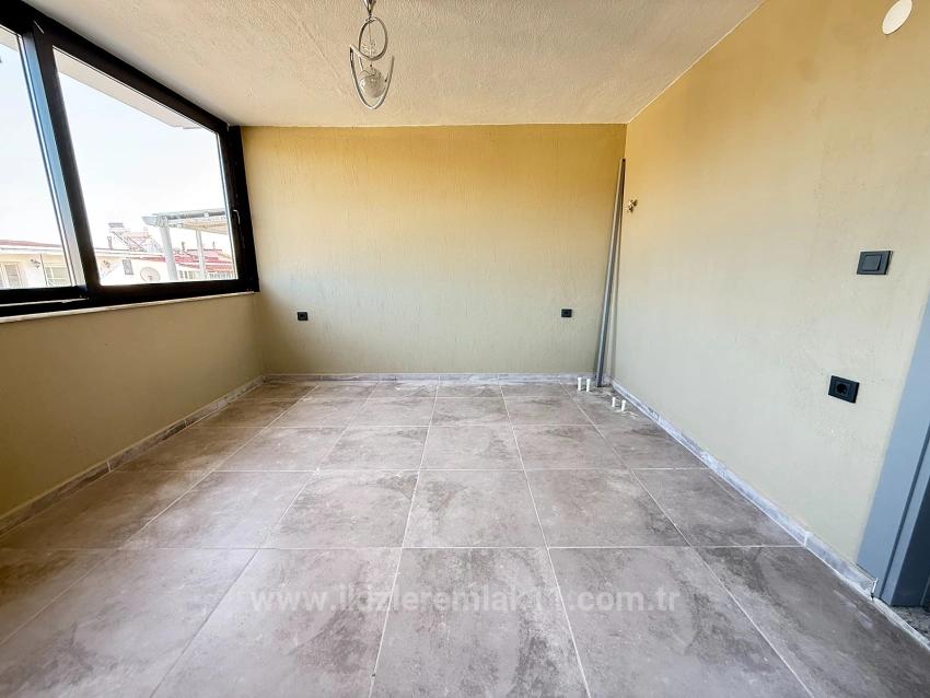 Seferihisar Doğanbey De Denize Yakin Satılık Bahçeli Sıfır Luks 3+1 Villa