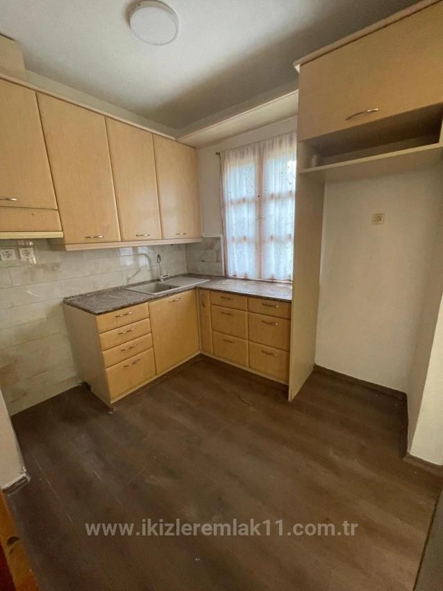 Seferihisar Ürkmez’de Deniz Tarafında Satılık 3 + 1 Bahçeli Dubleks Villa