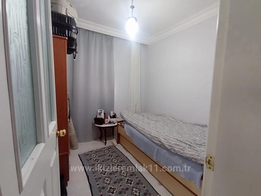 Seferihisar Doğanbey Cumhuriyet Mah. Satılık 6+1 Müstakil ev - 200 m²