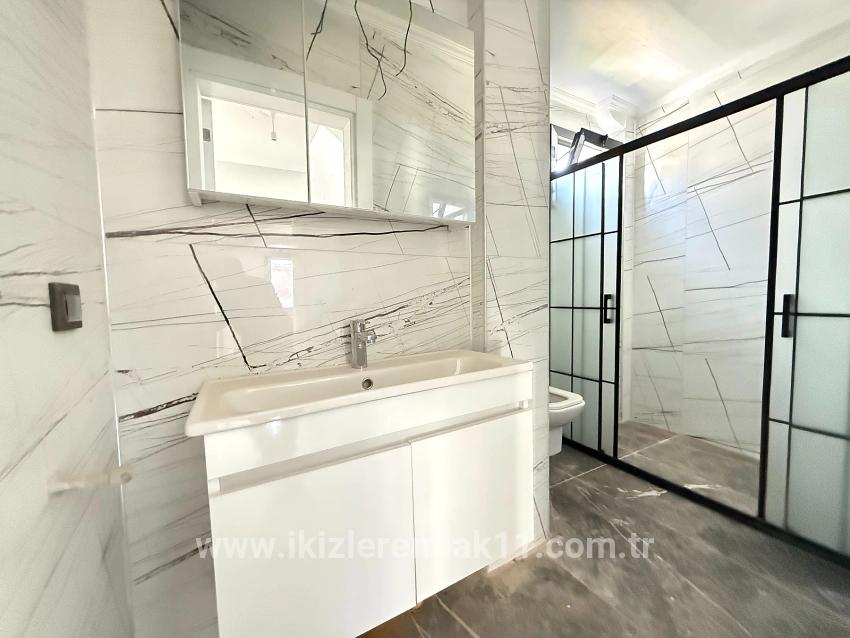 Seferihisar Doğanbey Atatürk Mah. Satılık 3+1 Villa - 190 m²