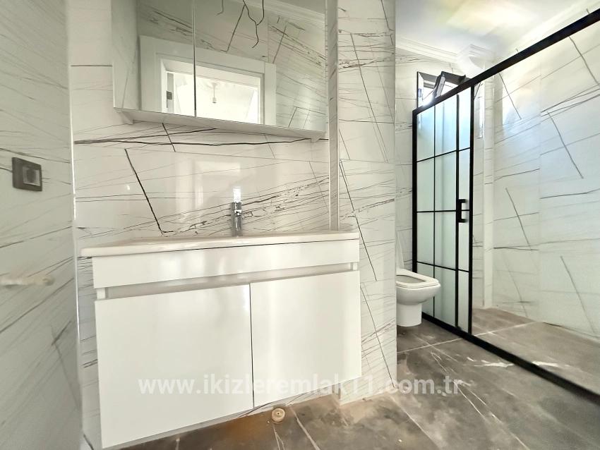 Seferihisar Doğanbey Atatürk Mah. Satılık 3+1 Villa - 190 m²