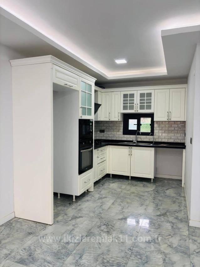 Seferihisar Doğanbey Merkezde Satılık 3 + 1 Dublex Villa