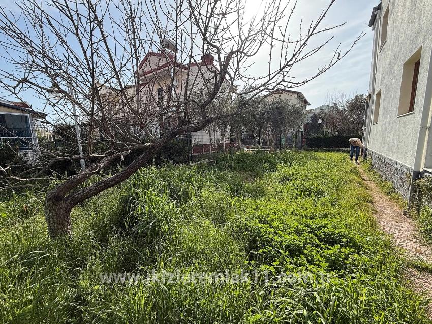 Seferihisar Doğanbey Cumhuriyet Mah. Satılık 3+1 Müstakil ev - 240 m²