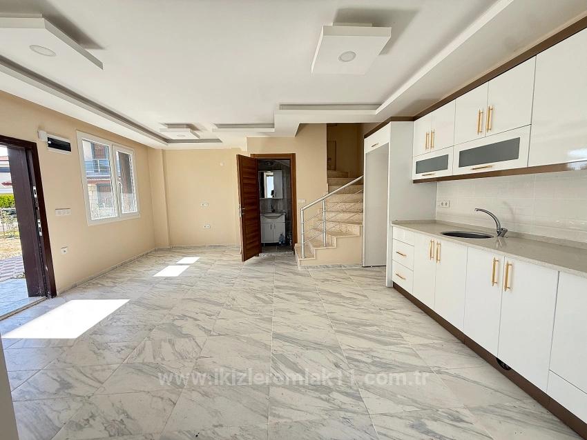 Seferihisar Doğanbey’de Satılık Tek Müstakil Geniş Bahçeli 3 + 1 Villa