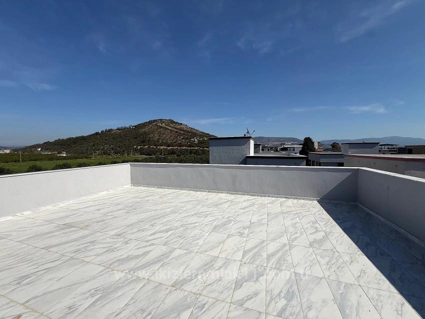 Seferihisar Doğanbey’de Satılık Tek Müstakil Geniş Bahçeli 3 + 1 Villa