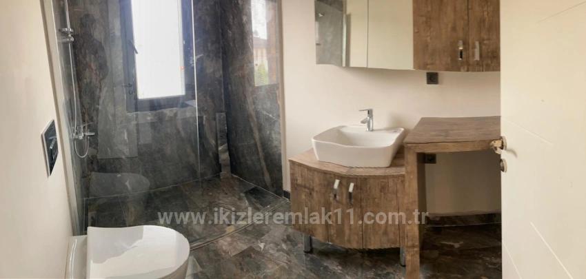 Seferihisar Doğanbey Cumhuriyet Mah. Satılık 3+1 Villa - 250 m²