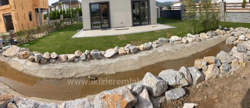 Seferihisar Doğanbey Cumhuriyet Mah. Satılık 3+1 Villa - 250 m²