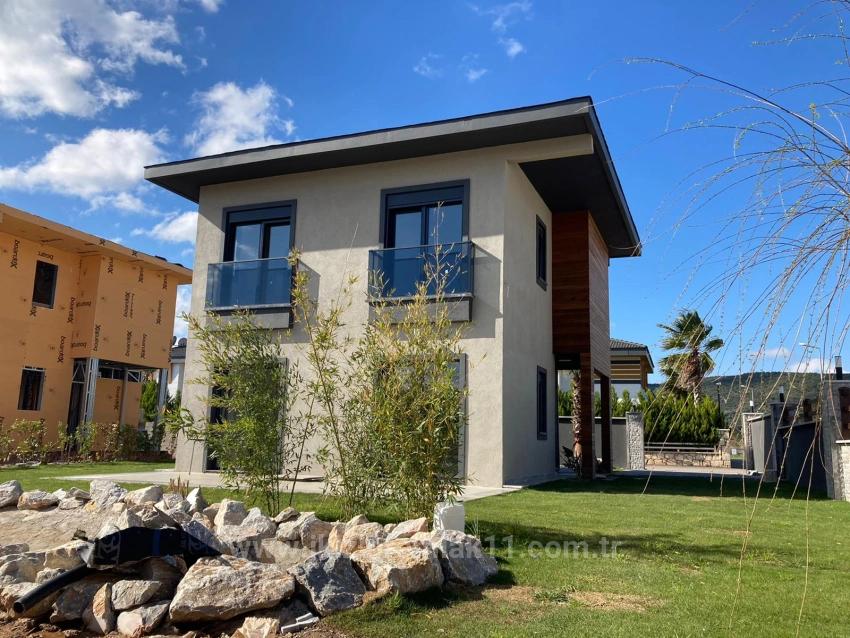 Seferihisar Doğanbey Cumhuriyet Mah. Satılık 3+1 Villa - 250 m²
