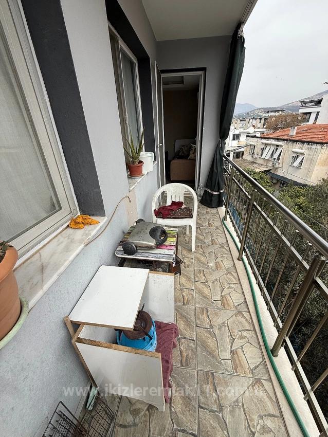 Seferihisar Ürkmez Merkez’de Satılık Ara Kat 2 + 1 Daire