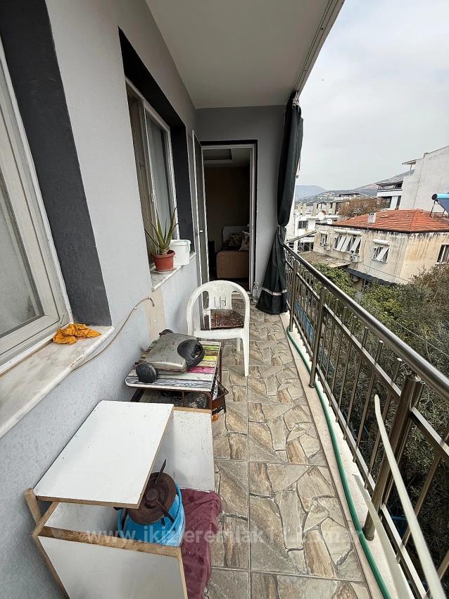 Seferihisar Ürkmez Merkez’de Satılık Ara Kat 2 + 1 Daire