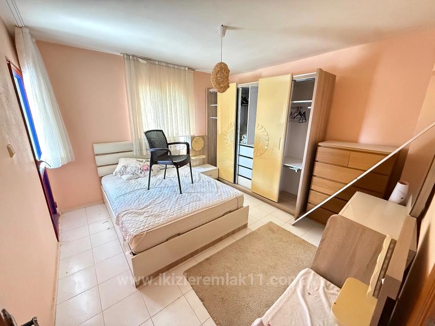 Seferihisar Ürkmez'de Satılık 2 + 1 Ara Kat Daire