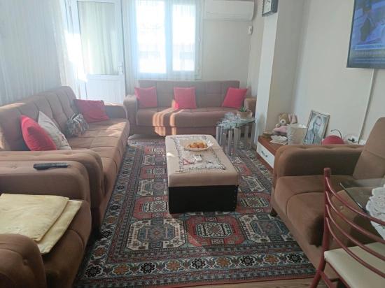 Seferihisar Ürkmez Merkez’de Satılık 2 + 1 Ara Kat Daire