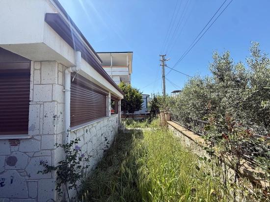 Seferihisar Doğanbey'de Satılık 2+1 Bahçeli Full Eşyalı Villa