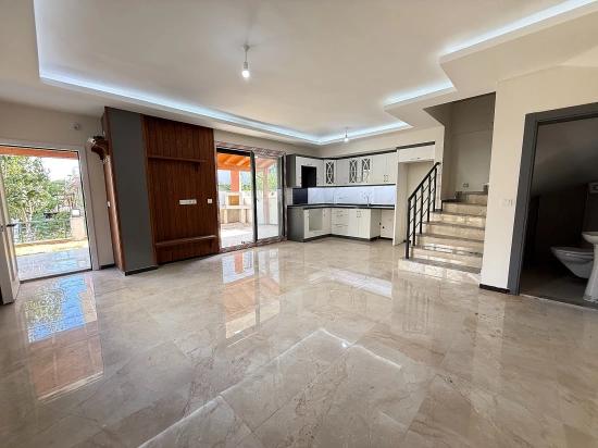 Seferihisar Doğanbey Merkez'de Satılık Sıfır 3+1 Villa