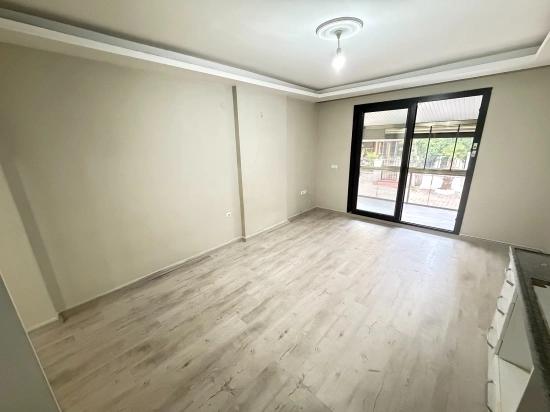 İkizler'den Ürkmez'de Denize 100 Metre Yakın Giriş Kat 1+1 Daire