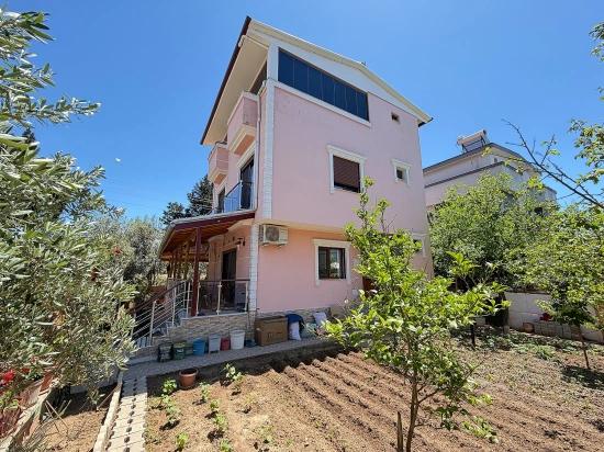 Seferihisar Doğanbey'de Satılık 4+1 Tek Müstakil Bahceli Villa