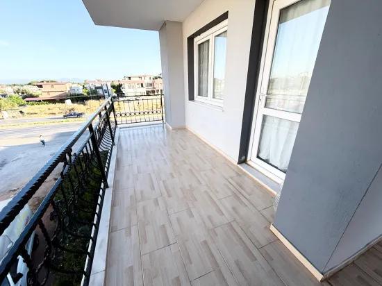 Ürkmez'de Denize 400 M, Ayrı Mutfak Çift Balkon Geniş 2+1 Daire