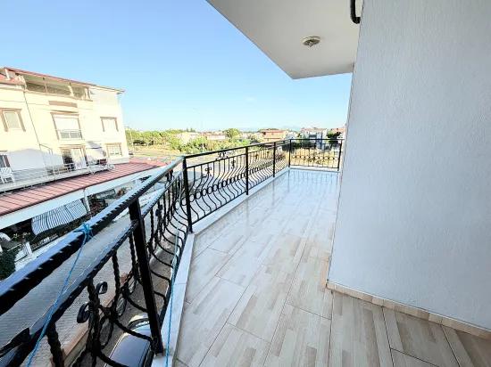 Ürkmez'de Denize 400 M, Ayrı Mutfak Çift Balkon Geniş 2+1 Daire