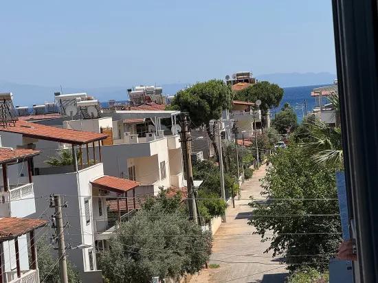 Seferihisar Doğanbey'de Satılık 1+1 Deniz Tarafında Satılık Daire