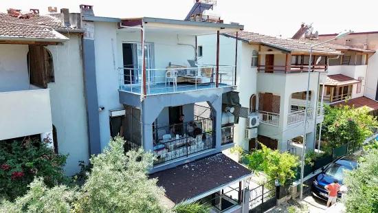 Doğanbey'de Satılık Ara Kat 2+1 Deniz Tarafında 70 Metre² Daire