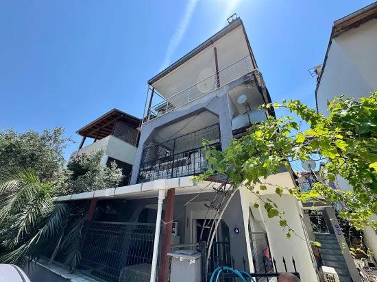 Doğanbey'de Satılık Ara Kat 2+1 Deniz Tarafında 70 Metre² Daire
