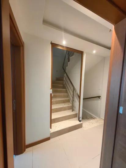 Gümüldür'de Denize 100m Full Eşyalı Geniş Bahçeli Villa