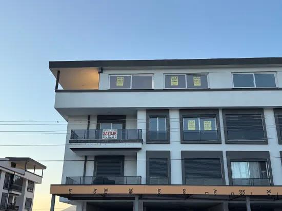 Seferihisar Ürkmez'de Sıfır 4+1 Dubleks Asansörlü Otoparklı Denize 400 m