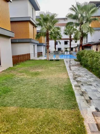Seferihisar Doğanbey deniz tarafında site İçerisinde havuzlu tek müstakil villa
