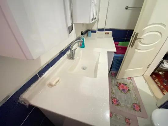 Ürkmez Merkez'de giriş katı 2+1 full eşyalı daire