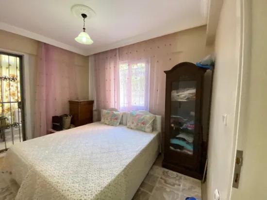Ürkmez Merkez'de giriş katı 2+1 full eşyalı daire