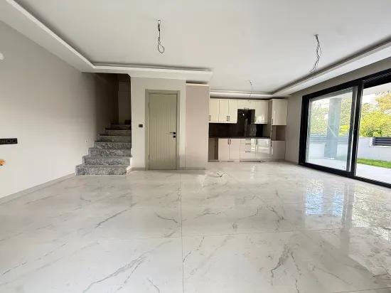 🏡 Seferihisar Doğanbey Merkez’de Satılık 3+1 Ultra Lüks Dubleks Villa