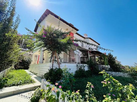 Seferihisar Doğanbey Ömür Beldesi’nde Satılık 3+1 Deniz Manzaralı Villa