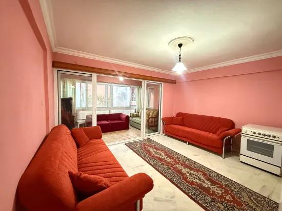 Seferihisar Ürkmez merkezde satılık 2 + 1 80 metre² daire