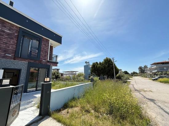 Seferihisar Doğanbey’de Satılık 2 + 1 Sıfır Geniş Bahçeli Deniz Manzaralı Dubleks Yazlık