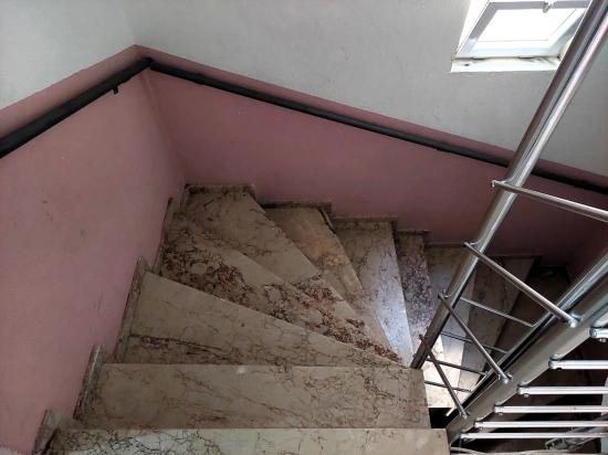 Seferihisar Ürkmez Merkez’de Satılık2+1 Ara Kat Daire