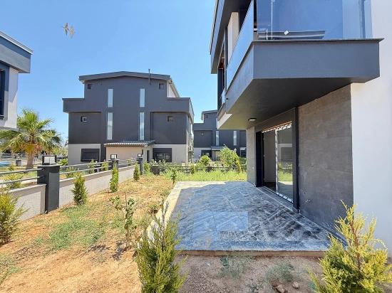 Seferihisar Doğanbey’de Satılık Müstakil Bahçeli 2 + 1 Villa