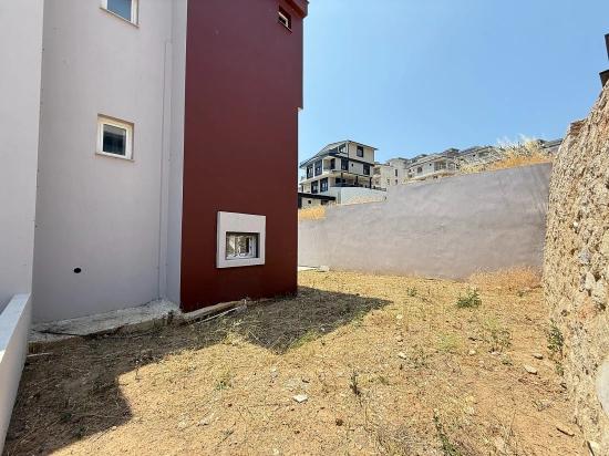 Seferihisar Doğanbey'de Satılık Deniz Manzarali Müstakil Bahçeli 3+1 Villa