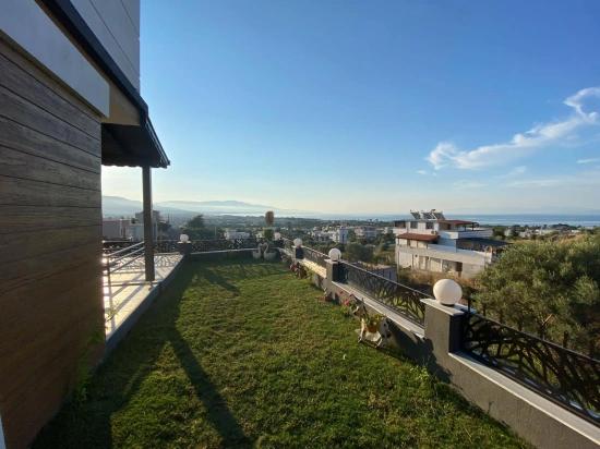 Seferihisar Doğanbey'de Satılık 3+1 Müstakil Deniz Manzaralı Havuzlu Villa