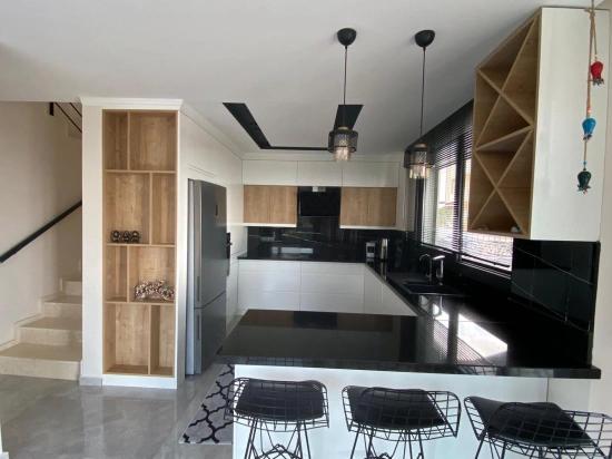 Seferihisar Doğanbey'de Satılık 3+1 Müstakil Deniz Manzaralı Havuzlu Villa