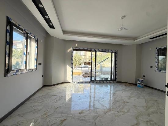Ürkmez'de Deniz Manzaralı Müstakil Ayrı Mutfak 3+1 Köşe Villa